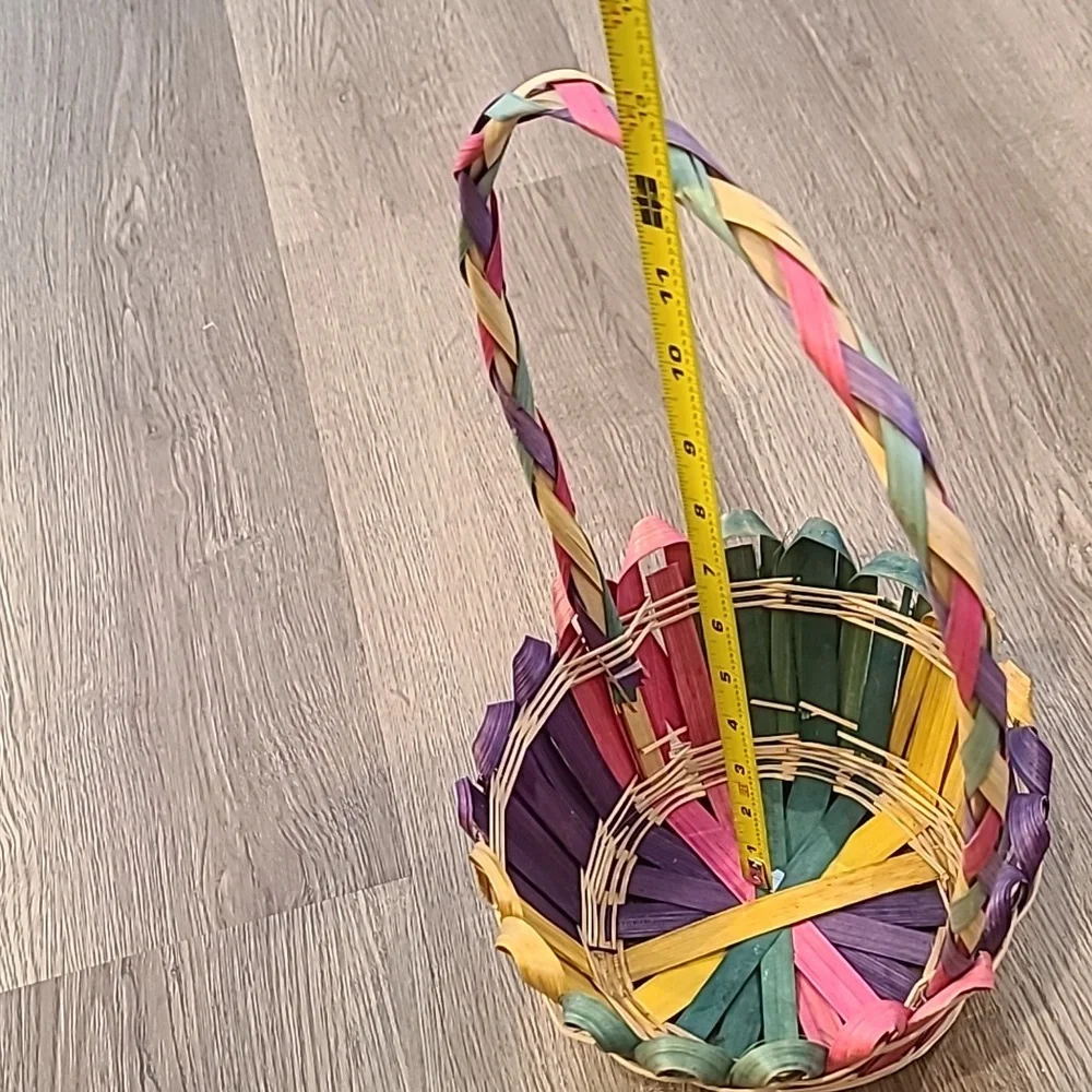 Vintage Easter 🐣 Basket